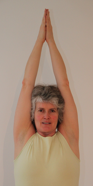 Susanne Oberkoerper Yogapose